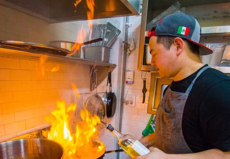 ¿Tacos en Seúl? el coreano Lee Jeongsu se&nbsp;encarga