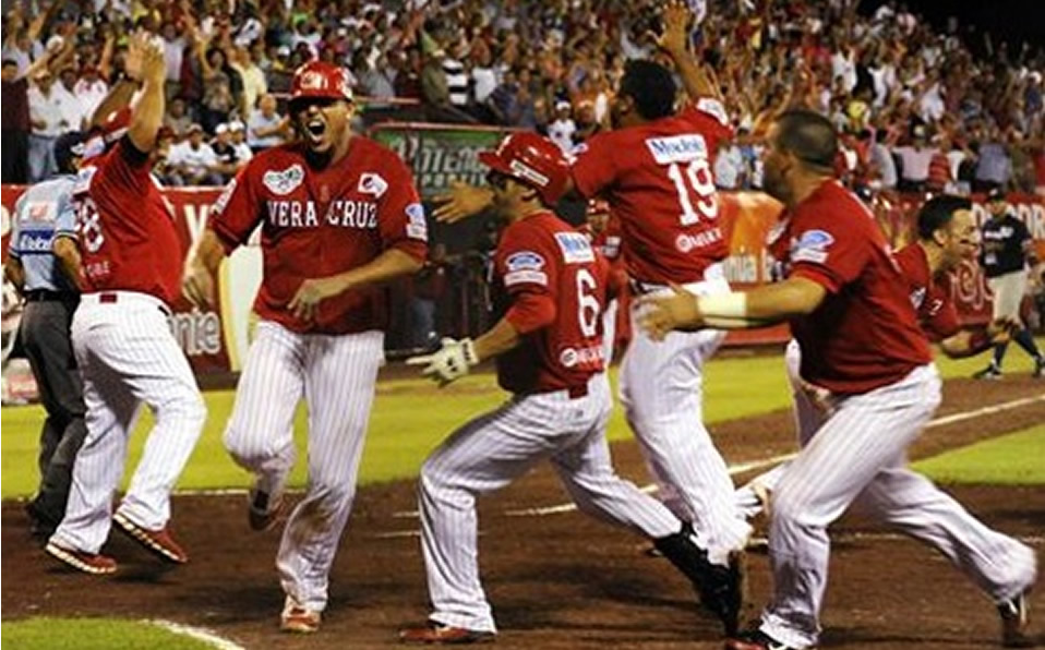 ¡Ay! Se cumplen 120 años de ver volar «El águila de&nbsp;Veracruz»